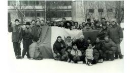 1992 год. Мамкина С.В. со школьной спортивной командой