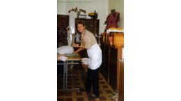 1997 год. Баулина Е.И. на уроке труда